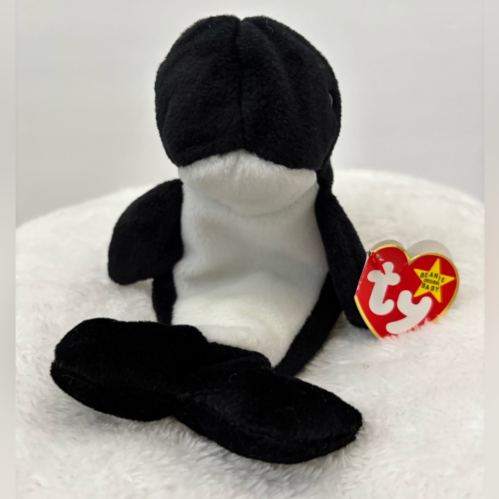 Ty Beanie Baby “Waves” Black and White/NWT